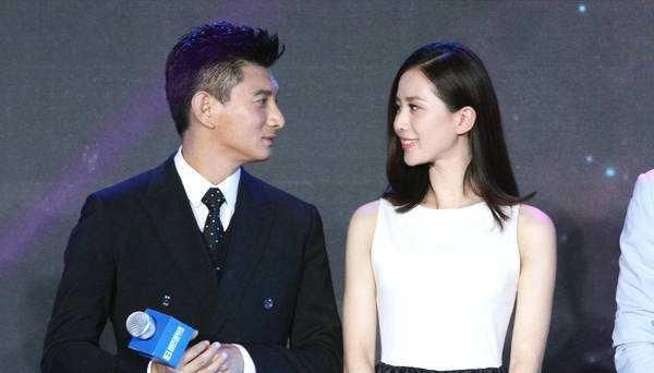 单身儿女吃爸妈撒的狗粮是啥体验?果然,老婆