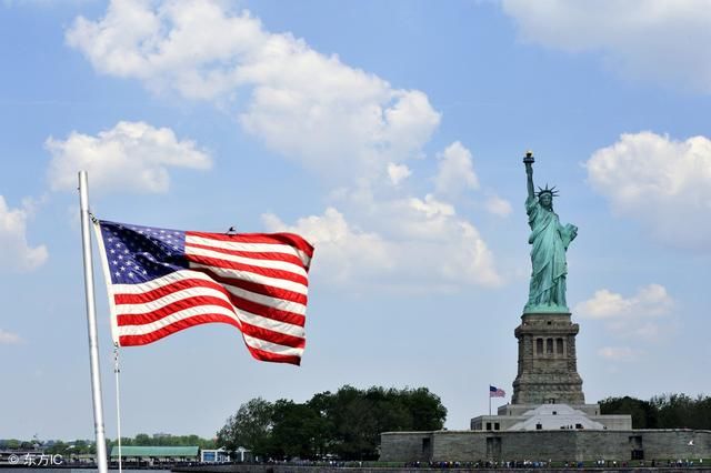 分离的美国为什么在美元上都印有我们信仰上