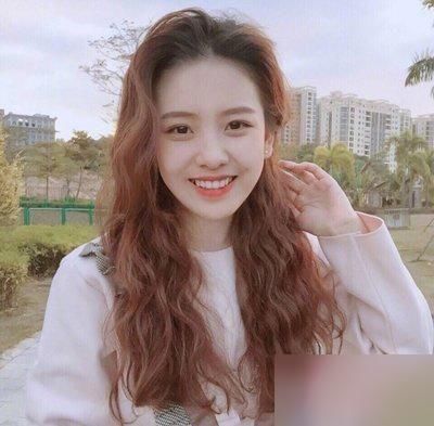 15款女生网红中长卷发设计推荐!