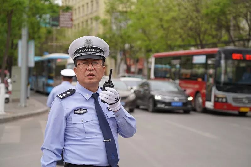 畅行五一 交警同行|节日坚守 用敬业奉献书写劳