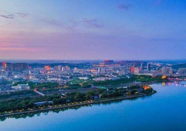 江西省一座名气不如所辖的县级市大的城市