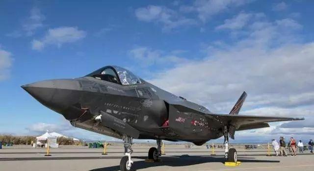 抵达日本,日本3万公民赶走美军,白宫大本营着