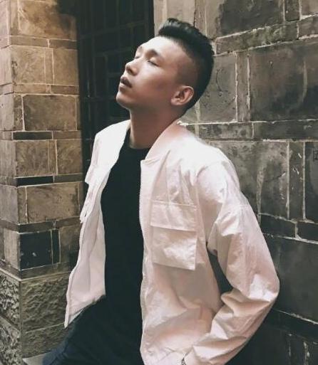 MC天佑回归跨年晚会!莫非 封印 解除了?网友: