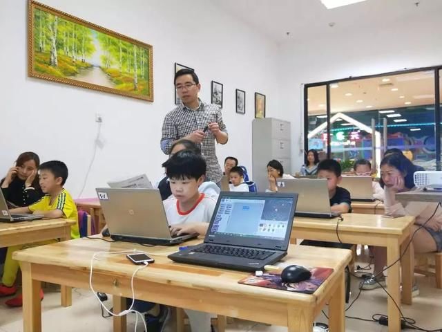 电脑报数橙召集令:观星与编程暑期创客营开启