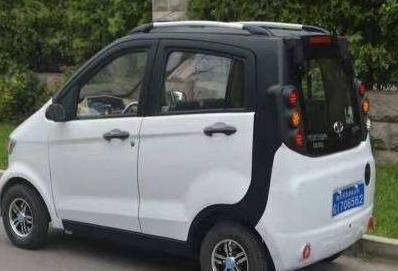 新政策:老年代步车全部取缔!上路将被罚款千元