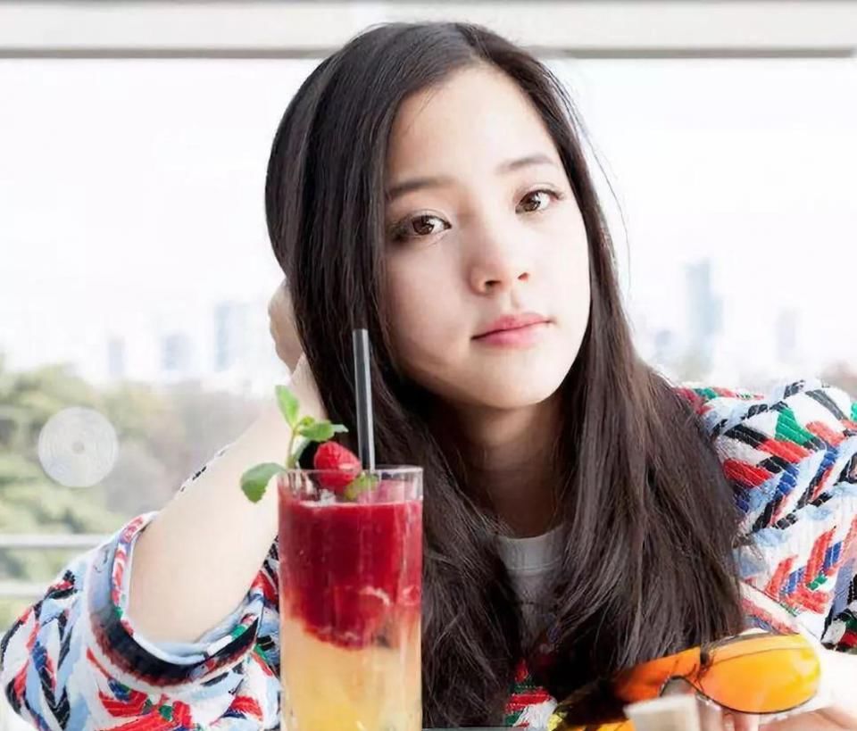 欧阳娜娜18岁生日众好友献祝福,昊娜cp登热搜谢娜被拉下水