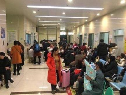 爸爸姓史,给6胞胎起名字,让整个医院的人全笑