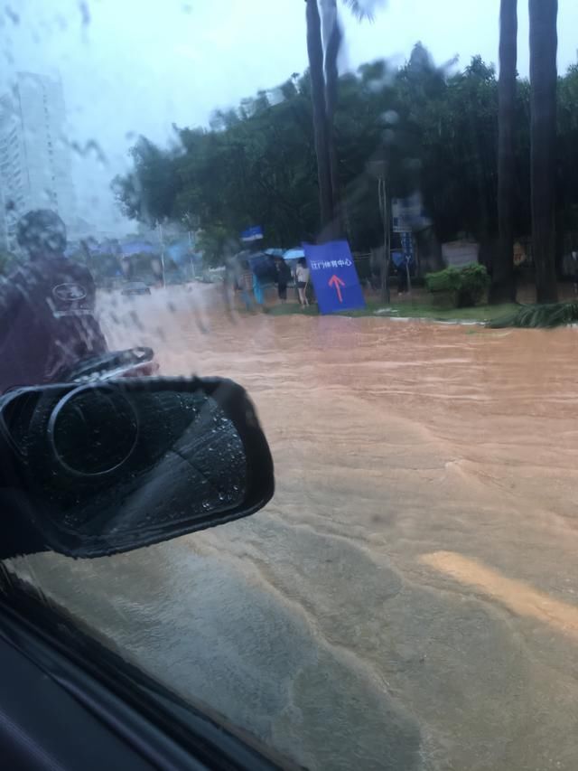 江门全市暴雨红色预警信号生效！全市停课！