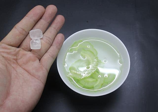 苦瓜切片加冰糖泡水,这个作用来得太及时,知道