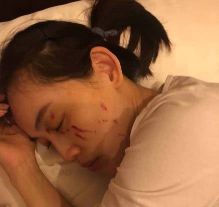 马蓉带女儿玩人体打印机,身穿黑裙面露喜悦,离开王宝强依然潇洒 10bet洲博彩公司