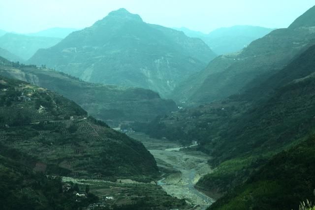 绵延大巴山，悠悠我情怀