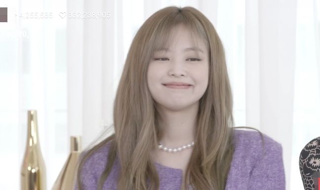 blackpink回归直播太惊艳，Lisa和男人拥抱了