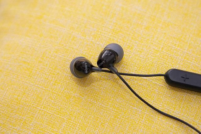 索尼蓝牙耳机颜值新品,百元价位给力选择