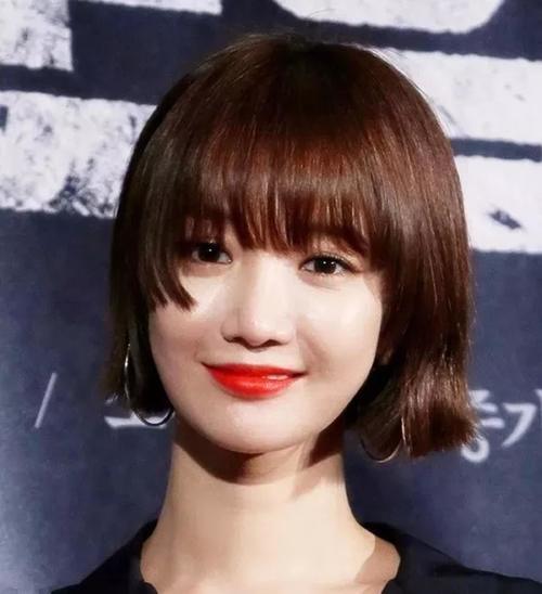 被网头发火的一款教程,剪这个漫画,发型发型的烫短红带少女图片