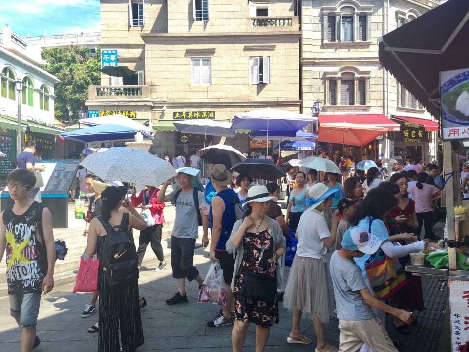 中国最红的旅游岛,游客太多导致被限流,不收门票满街都是游客