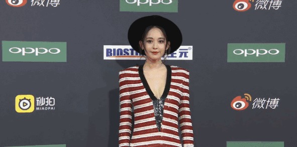 两位新疆美女首同框,迪丽热巴vs古力娜扎多图