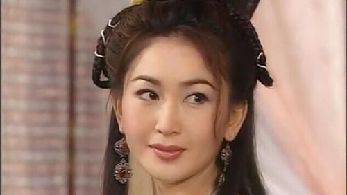 54岁温碧霞晒照向老公示爱，20年前的金童玉女，再同框时像父女