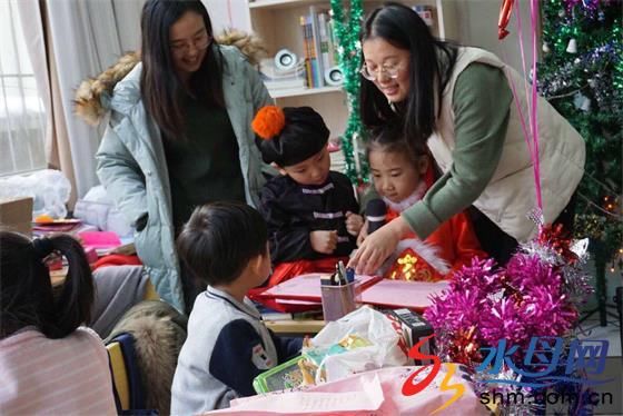 星海艺术学校让新年绽放缤纷色彩 科技实践暨