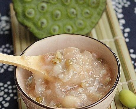 绿豆加银耳莲子 t01be27cb36d5cb52e7.jpg