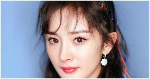 杨幂被问想过退出娱乐圈吗？她3句话回应，网友：不愧能红到现在