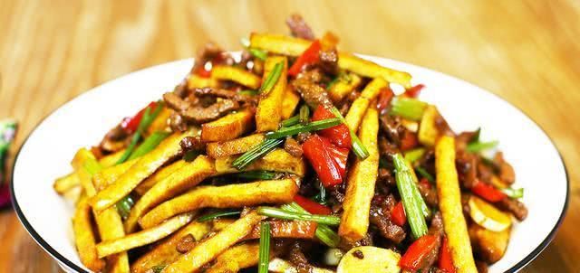 炒香干,直接下油锅就错了!多加一步,香干不破皮不粘锅,还入味 电子游艺cq9