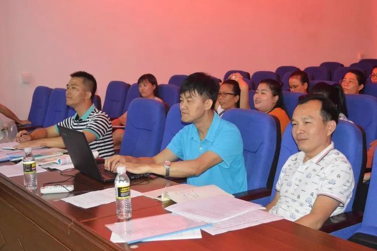 潭门镇中心学校举行2018青年教师数学课堂教