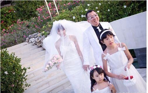 为爱甘当小三的琼女郎,嫁富豪仅三年,就全身长