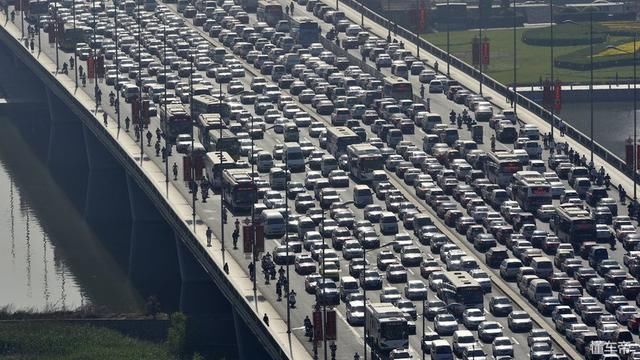 五一假期高速免费时间出台，但有3条坏消息!