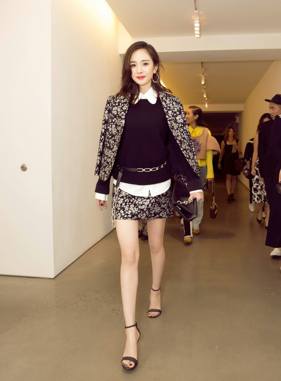 30岁女人穿什么最好看?跟着杨幂学瞬间变成