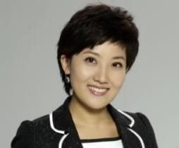 低调央视夫妻主持，结婚16年仍甜蜜恩爱，今儿女双全惹人羡
