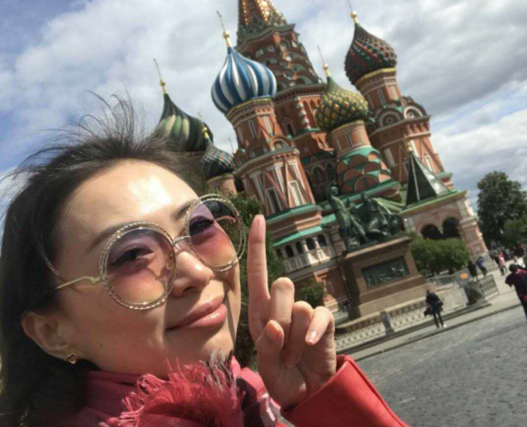 足球美女记者王楠,前往俄罗斯报道世界杯,她晒
