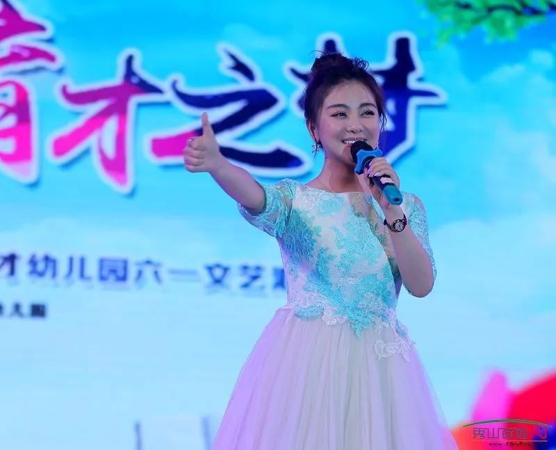 北京电视台彩虹姐姐来秀山送六一礼物--卡酷之光,育才