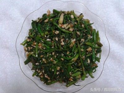 农村水沟边上才长的这种野菜，勾起了多少人的童年回忆，太好吃