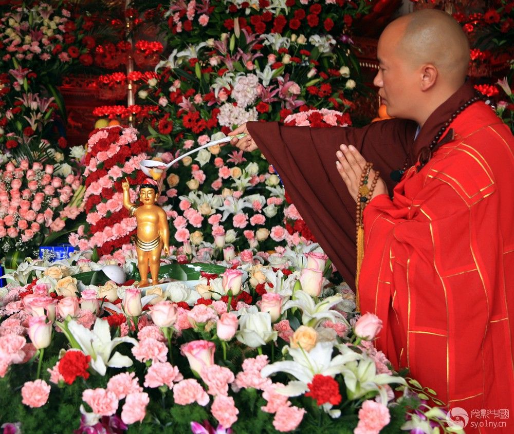 河南镇平鳌圆寺四月初八浴佛法会浴佛节活动隆重举行