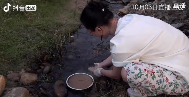 看到周迅都这么喜欢她,才知道欧阳娜娜最令人羡慕的究竟是什么
