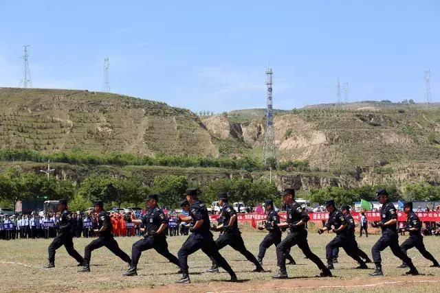 “荷枪实弹”！漳县的滨河路上场面燃爆啦！