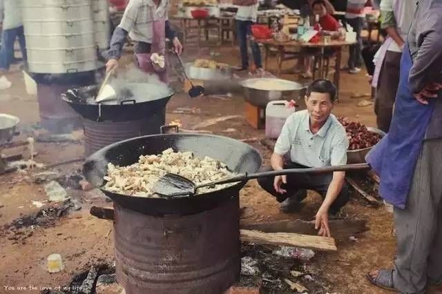 麻城十年前的农村酒席，秒杀现在的满汉全席!