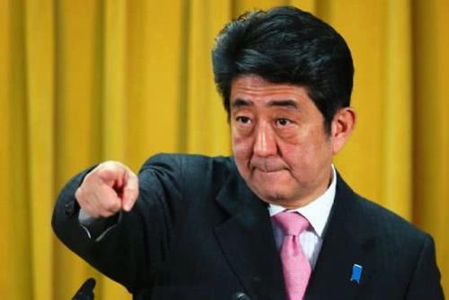 日本的天皇和首相,谁的权利更大?怪不得战败后