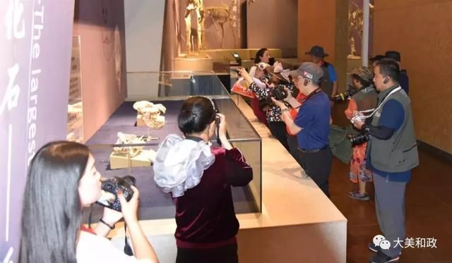 国际摄影协会甘肃分会摄影家来和政县开展采风