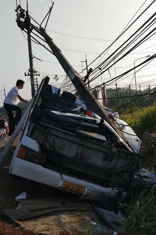 中国驻泰领馆:泰国大巴事故受伤中国游客无生命危险