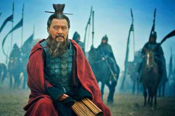 当年十八路诸侯联手讨伐董卓，马超为何没能出战，最终一战成名?_【快资讯】