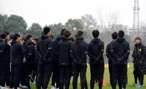 武汉卓尔队集结备战2019中超新赛季,有两个好