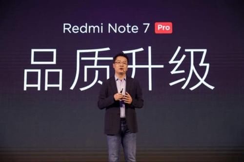 卢伟冰发了一张自己表情,害怕做照片,果表情包表示图片