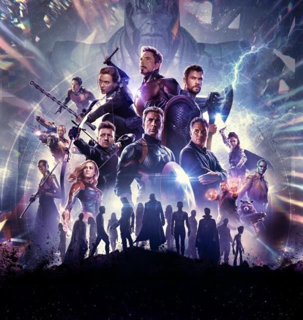 《复仇者联盟4》最后钢铁侠葬礼上有一年轻人