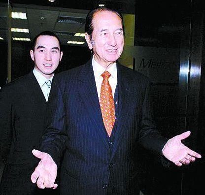 澳门何鸿燊为什么被叫做赌王,因为薛崩牙驹在