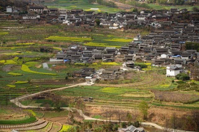 这是一个美丽的传说，现实版距丽江60公里风景奇特却不通公交车