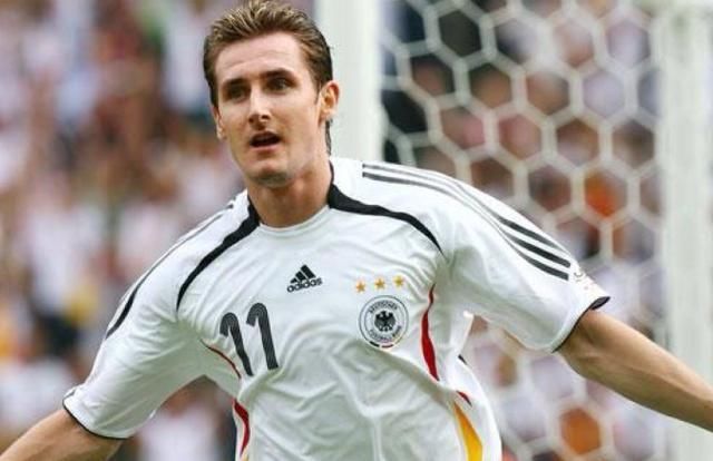 世界杯一球成名,这届是洛萨诺,上届是J罗,往届