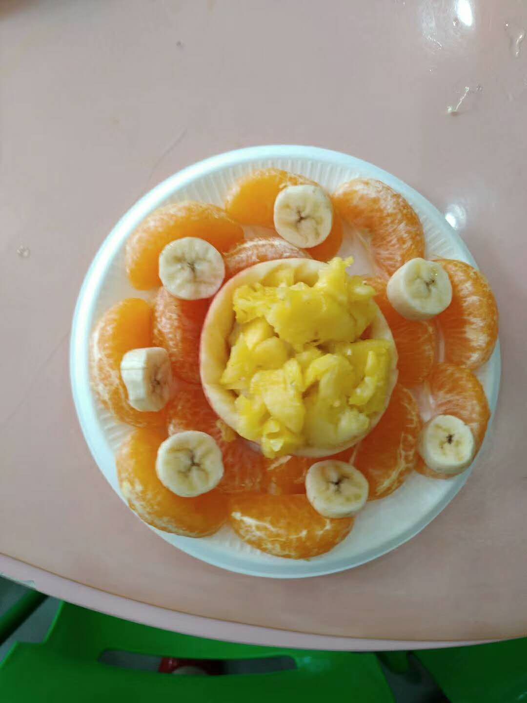 亲子活动,小班的宝宝们的水果拼盘,创意满满