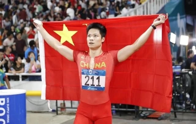 亚运会男子百米飞人大战 苏炳添破赛会纪录夺冠
