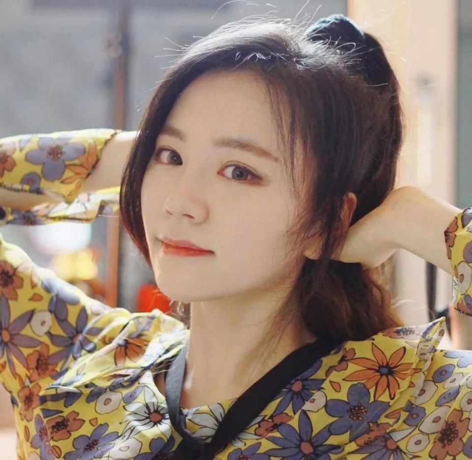 被誉为侧颜女神的韩国歌姬:J.Fla